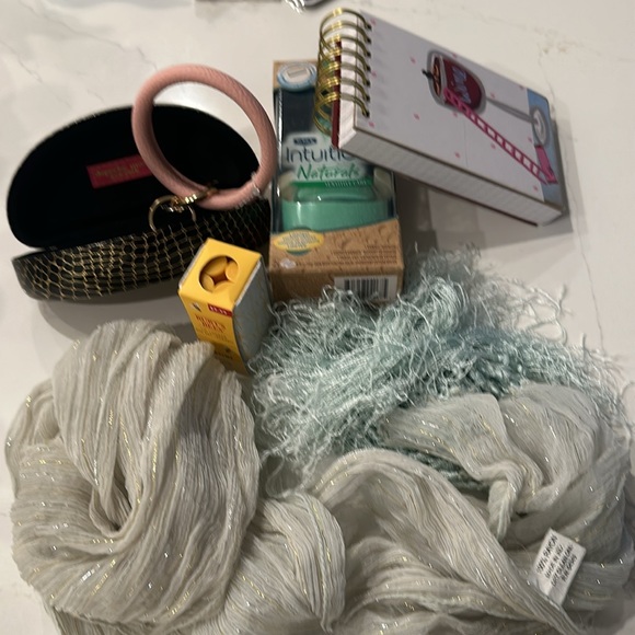 Bundle - Notebook, Intuition Razor, Burt’s Bees Balms, Glass Case, Scarf & Key - Picture 2 of 10